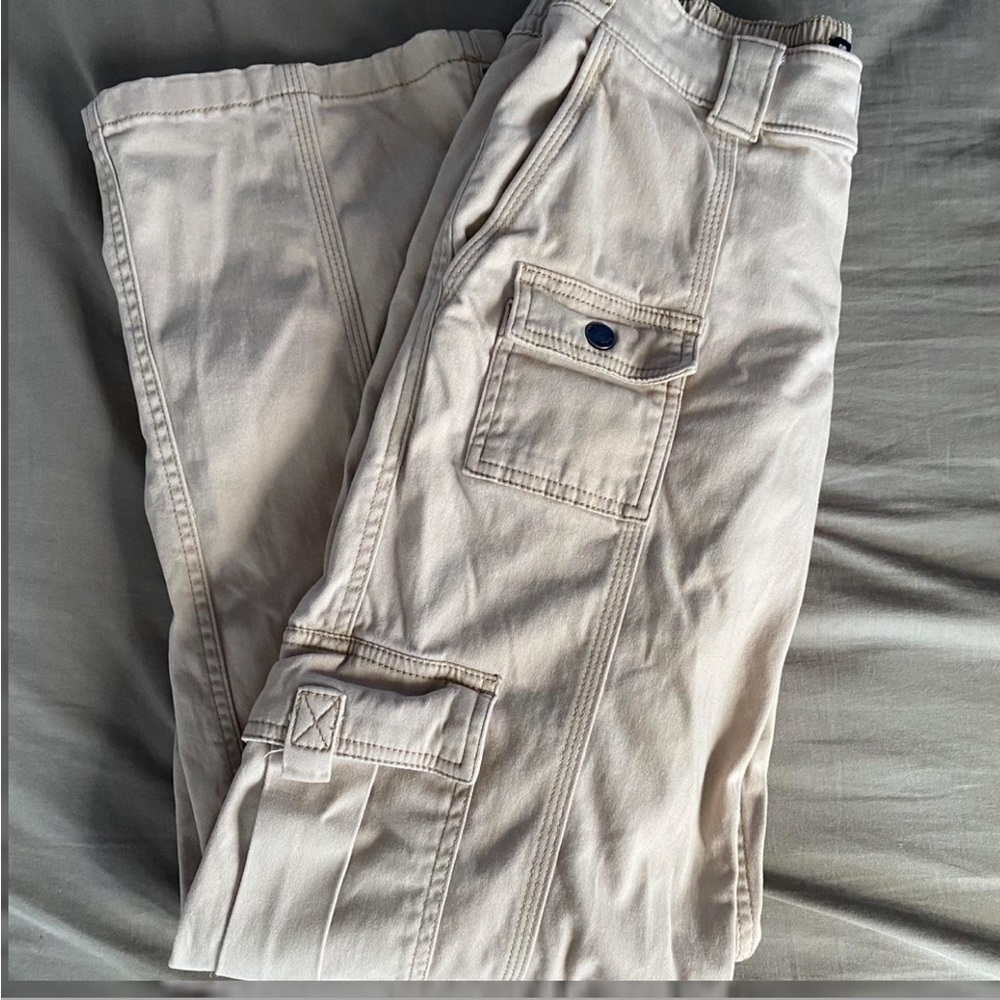 Hollister Beige Cargo Pants - Picture 2 of 2